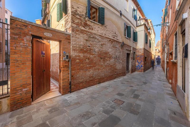 B And B Casanova Ai Tolentini Venedig Exteriör bild