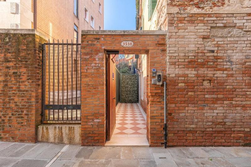 B And B Casanova Ai Tolentini Venedig Exteriör bild
